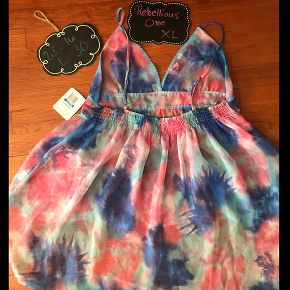 Flowy Tank NWT - Picture 2 of 8